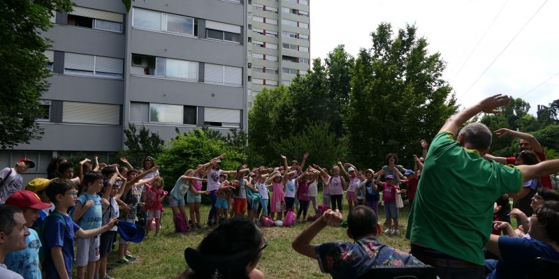 Conoscere gli alberi e lo spazio verde per tutti: all'interno di Pilastro DOCet una mattinata tra Calamaio e Scuole Romagnoli