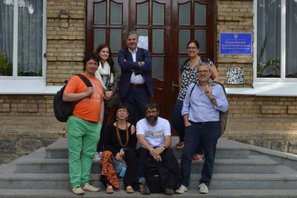 Uno stretto rapporto in questi anni ha legato CDH e Ucraina: "Amiche e amici, insegnanti, bambine e bambini, educatori, persone con disabilità, siamo con voi"