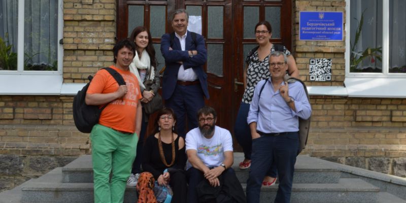 Uno stretto rapporto in questi anni ha legato CDH e Ucraina: "Amiche e amici, insegnanti, bambine e bambini, educatori, persone con disabilità, siamo con voi"