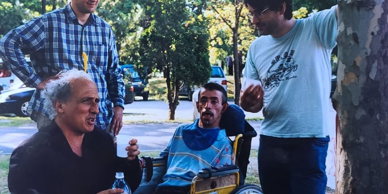 Ciao Stefano, abbiamo giocato a pallastrada con te, continua a giocare tra le nuvole